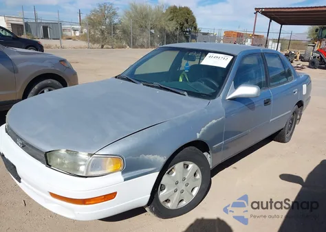 1993 Toyota Camry Le z USA, uszkodzony, nr VIN 4T1VK12E5PU098942